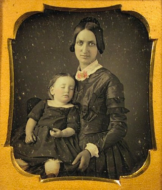 Illustration for article titled The Strangest Tradition of the Victorian Era: Post-Mortem Photography